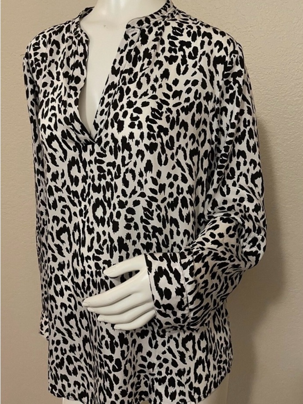 Chicos Black & White Leopard Print V-Neck Blouse